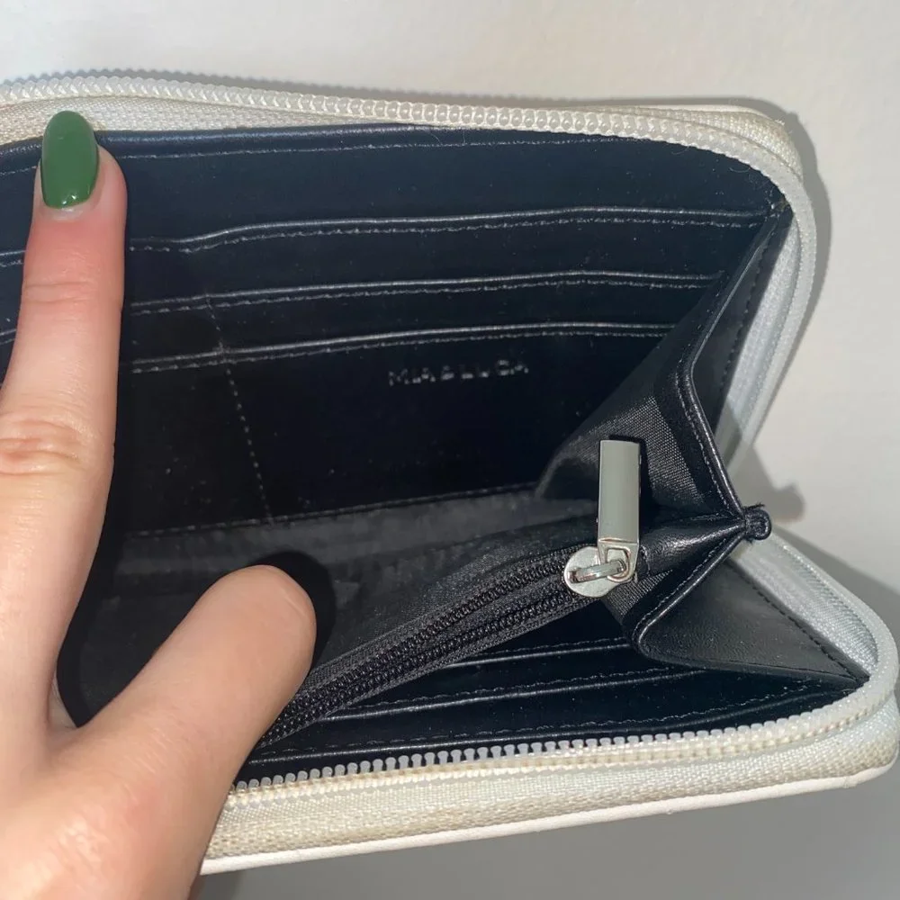 Flower patterned wallet - Picture 5 of 6